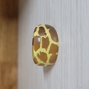 GIRAFFE PRINT ACRYLIC RING